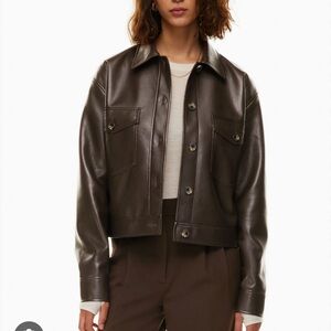 Aritzia Autumn leather cropped shirt jacket in rich mocha brown. Size xs.